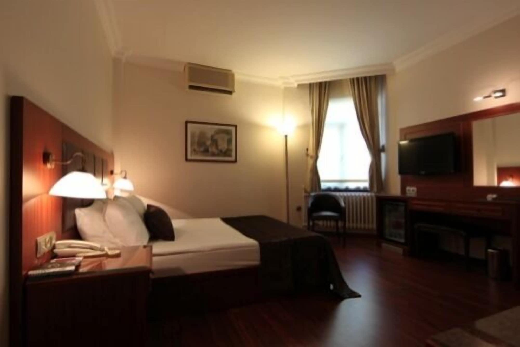 Vardar Palace Hotel - Special Category อิสตันบูล ภายนอก รูปภาพ