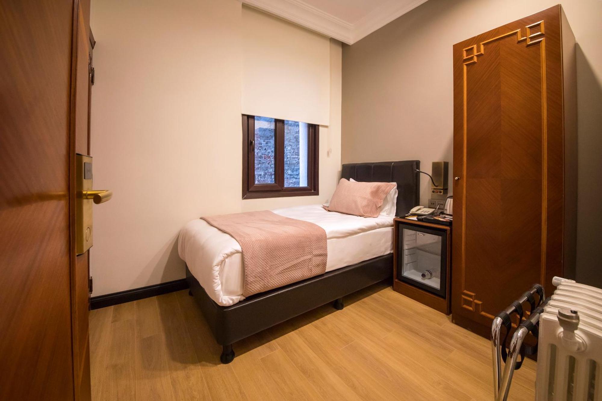Vardar Palace Hotel - Special Category อิสตันบูล ภายนอก รูปภาพ