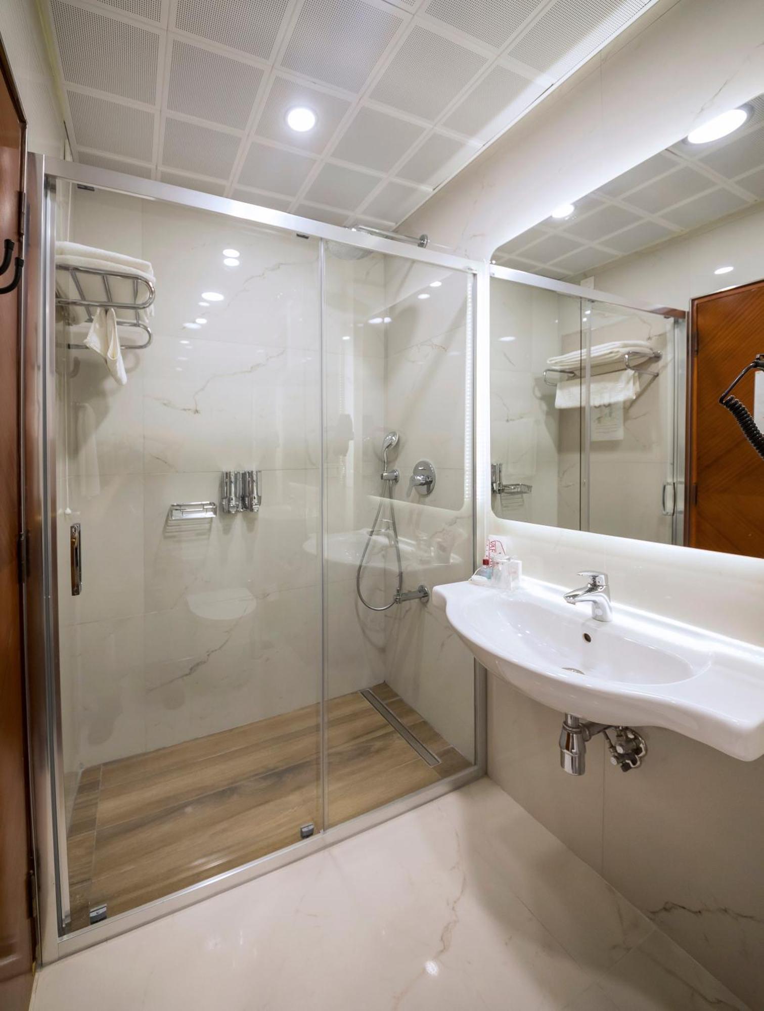 Vardar Palace Hotel - Special Category อิสตันบูล ภายนอก รูปภาพ